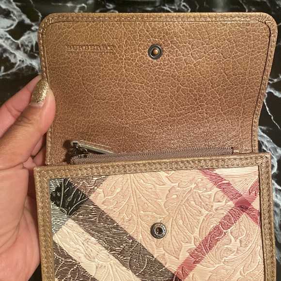 BURBERRY WALLET - Picture 3 of 11